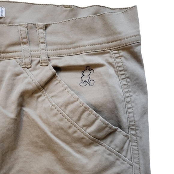 Disney Parks Pants Womens Size 6 Khaki Tan Capris Mickey Mouse Embroidery Cotton - Picture 6 of 10